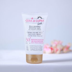 ضدآفتاب بی‌رنگ چرا دی کوپرا دارای SPF50 مناسب برای پوست‌های حساس
